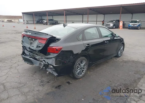 2023 Kia Forte Gt-Line z USA, uszkodzony, nr VIN 3KPF54AD7PE570518